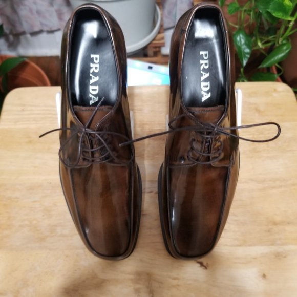 Prada brown leather oxford mens shoes; size 7.5